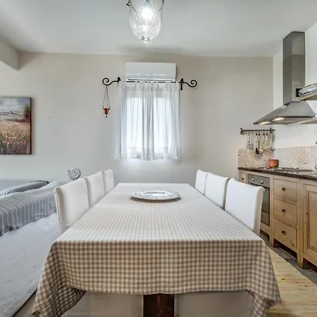 Mastrogiannis Myrtia